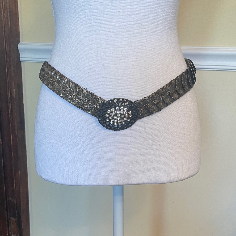 Elegant Gold and Black Women's Stretch Belt with sparkly buckle